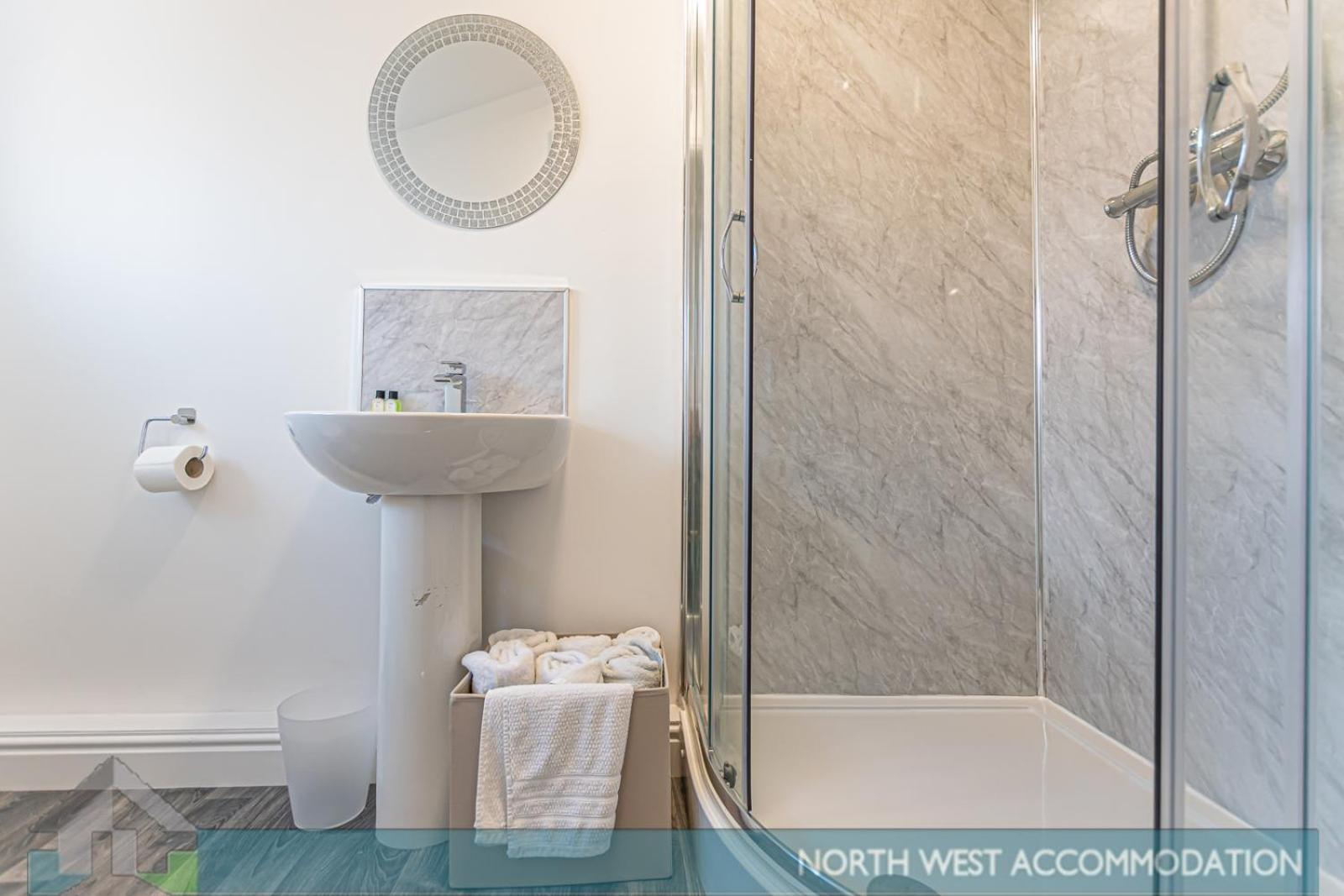 Wellfield Serviced Accommodation Warrington Ngoại thất bức ảnh